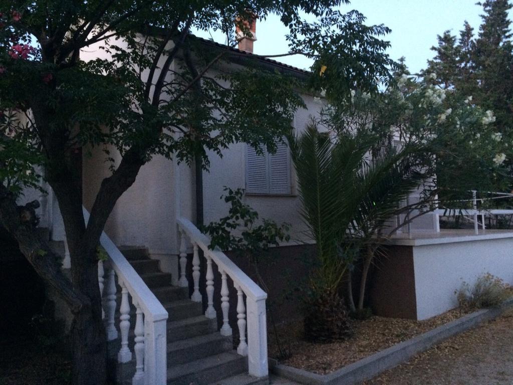 Villa Calm House Opera Banjol Exterior foto